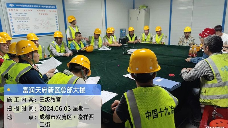 相较于传统的大班授课，小班辅导具有以下优势：